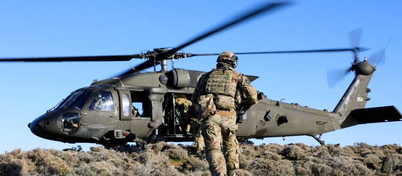 Συνεκπαίδευση Ελλάδας-ΗΠΑ με ελικόπτερα Apache, Blackhawk και ειδικές δυνάμεις (βίντεο)